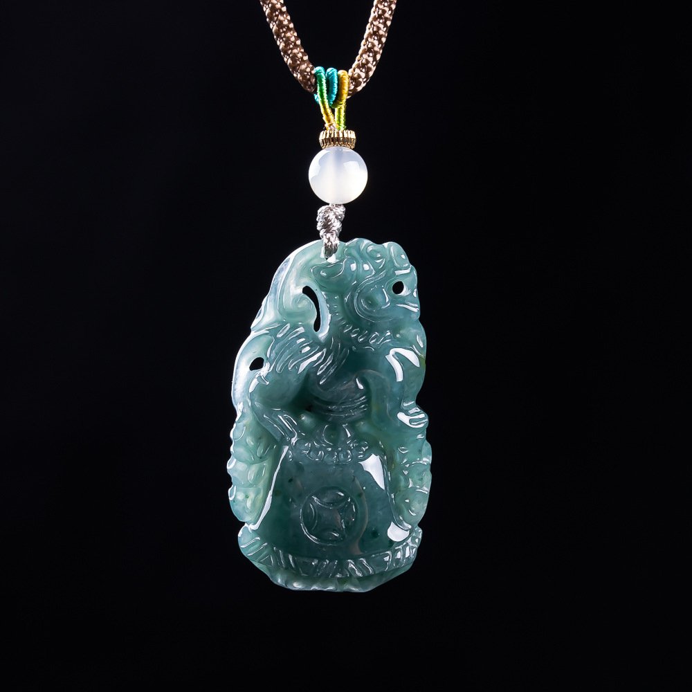 Women'S Accessories Designer - Liontin Pixiu Giok Burma Desainer Jimat
